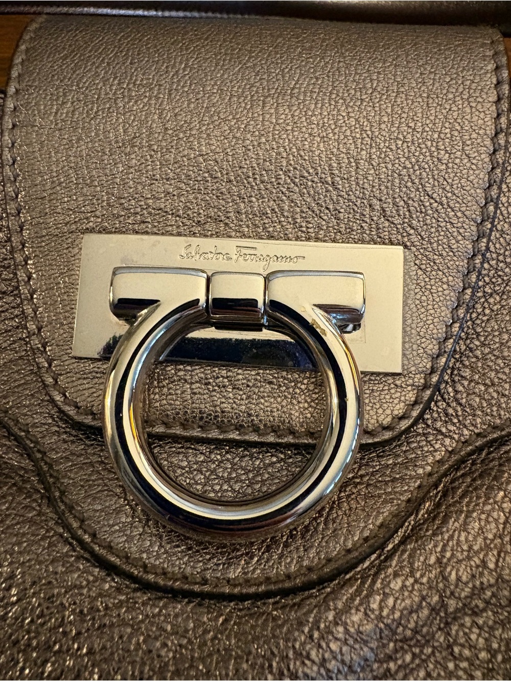 Salvatore Ferragamo Vintage Metallic Platinum/Silver Marisa Bag Gancini Leather - Picture 8 of 14